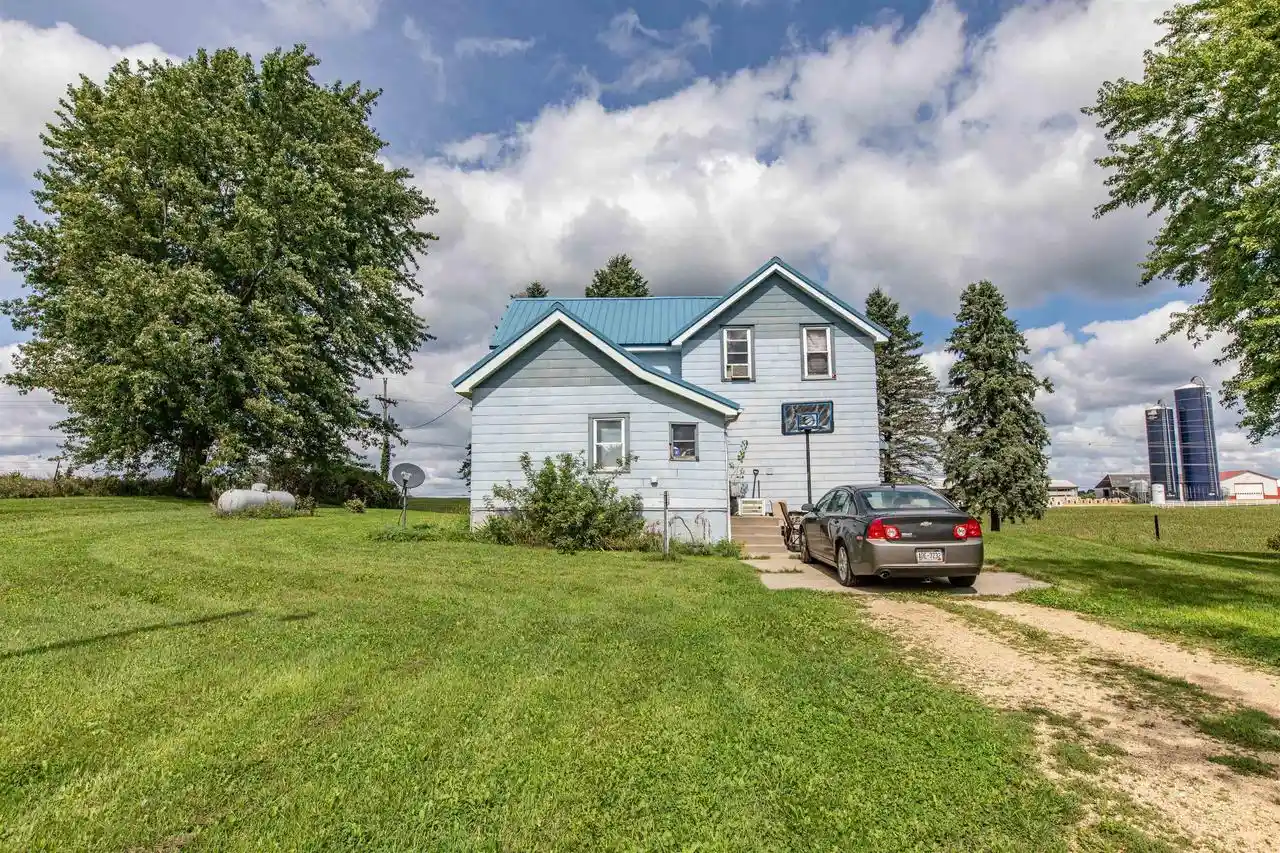 Photo 1 of Single family home for sale at 5215 County Rd Yz, Dodgeville, WI 53533 | MLS# 2032072 | Listing updated on 2026-10-05