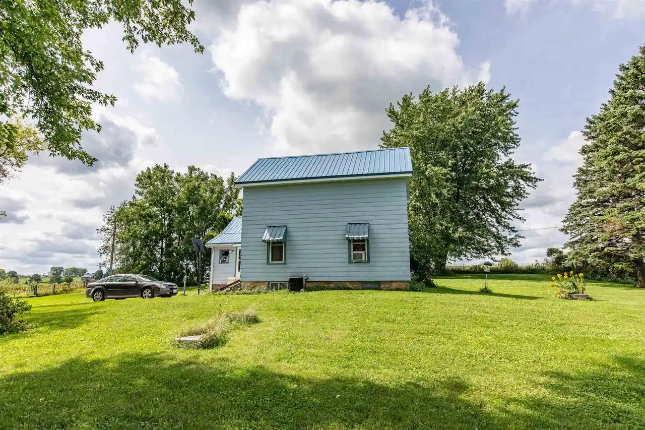 Photo 3 of Single family home for sale at 5215 County Rd Yz, Dodgeville, WI 53533 | MLS# 2032072 | Listing updated on 2026-10-05