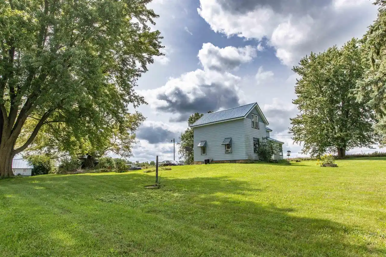 Photo 3 of Single family home for sale at 5215 County Rd Yz, Dodgeville, WI 53533 | MLS# 2032072 | Listing updated on 2026-10-05