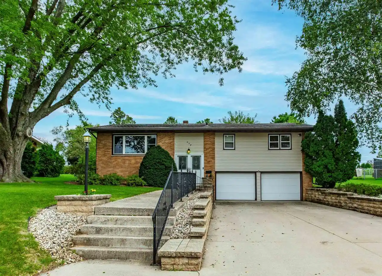 Photo 1 of Single family home for sale at 608 W Fountain St, Dodgeville, WI 53533 | MLS# 2032070 | Listing updated on 2026-10-05