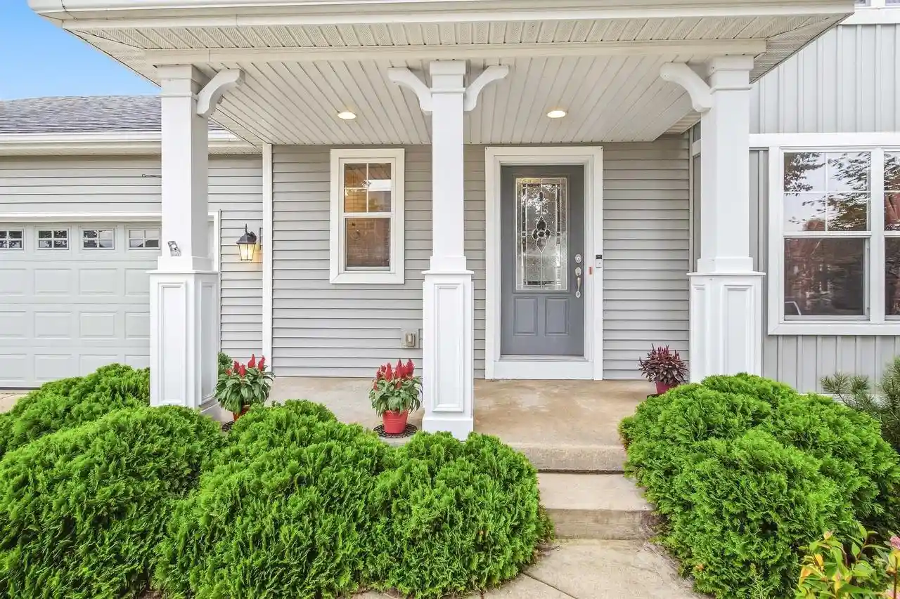 Photo 3 of Single family home for sale at 6115 Sledding Pkwy, Mc Farland, WI 53558 | MLS# 2032074 | Listing updated on 2026-09-15