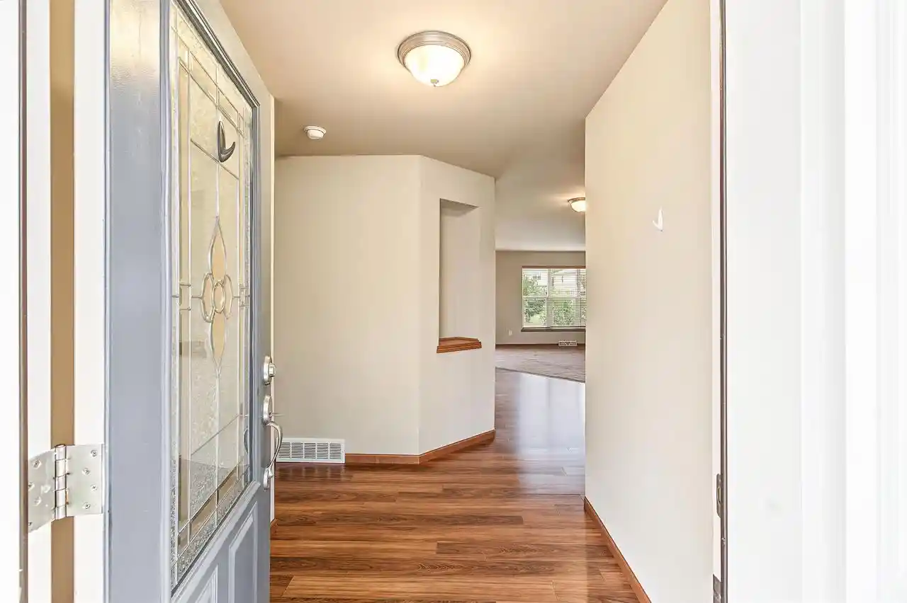 Photo 4 of Single family home for sale at 6115 Sledding Pkwy, Mc Farland, WI 53558 | MLS# 2032074 | Listing updated on 2026-09-15