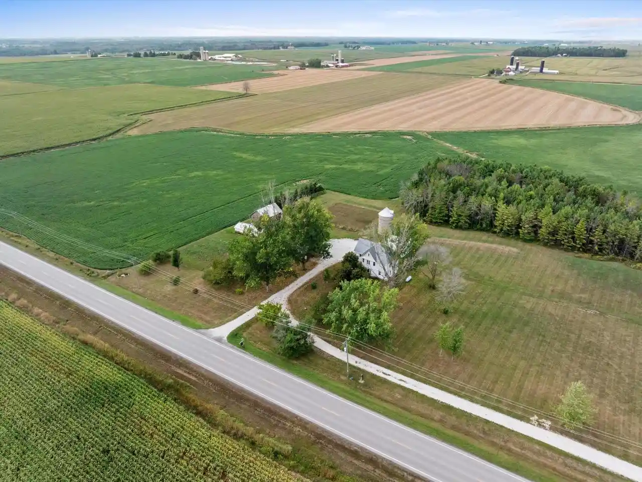 Photo 4 of Single family home for sale at 3106 E Cth V Hwy, Mishicot, WI 54228 | MLS# 1979298 | Listing updated on 2026-09-17