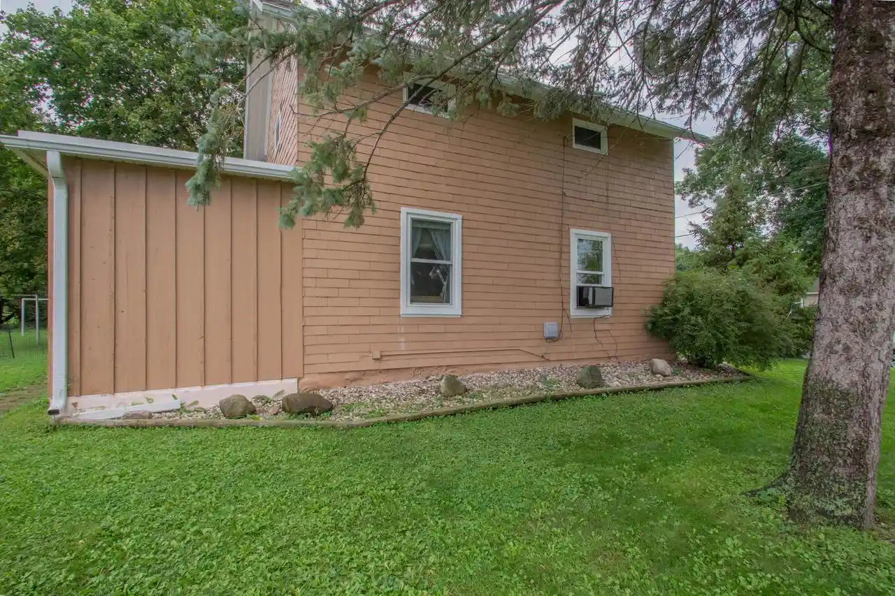 Photo 2 of Single family home for sale at 816 W Division St, Watertown, WI 53098 | MLS# 1979310 | Listing updated on 2026-09-15