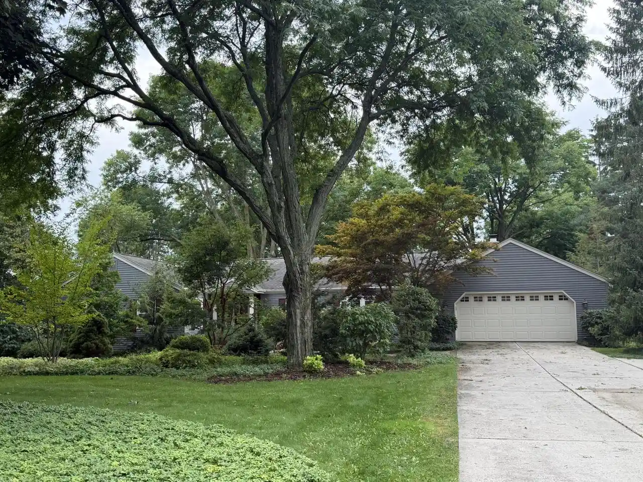 Photo 1 of Sale Pending at 11453 N Riverland Rd, Mequon, WI 53092 | MLS# 1979315 | Listing updated on 2026-09-19