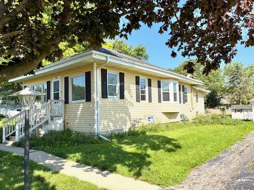 Photo 2 of Single family home for sale at 164 Dewey Ave, Fontana, WI 53125 | MLS# 1979322 | Listing updated on 2026-09-13