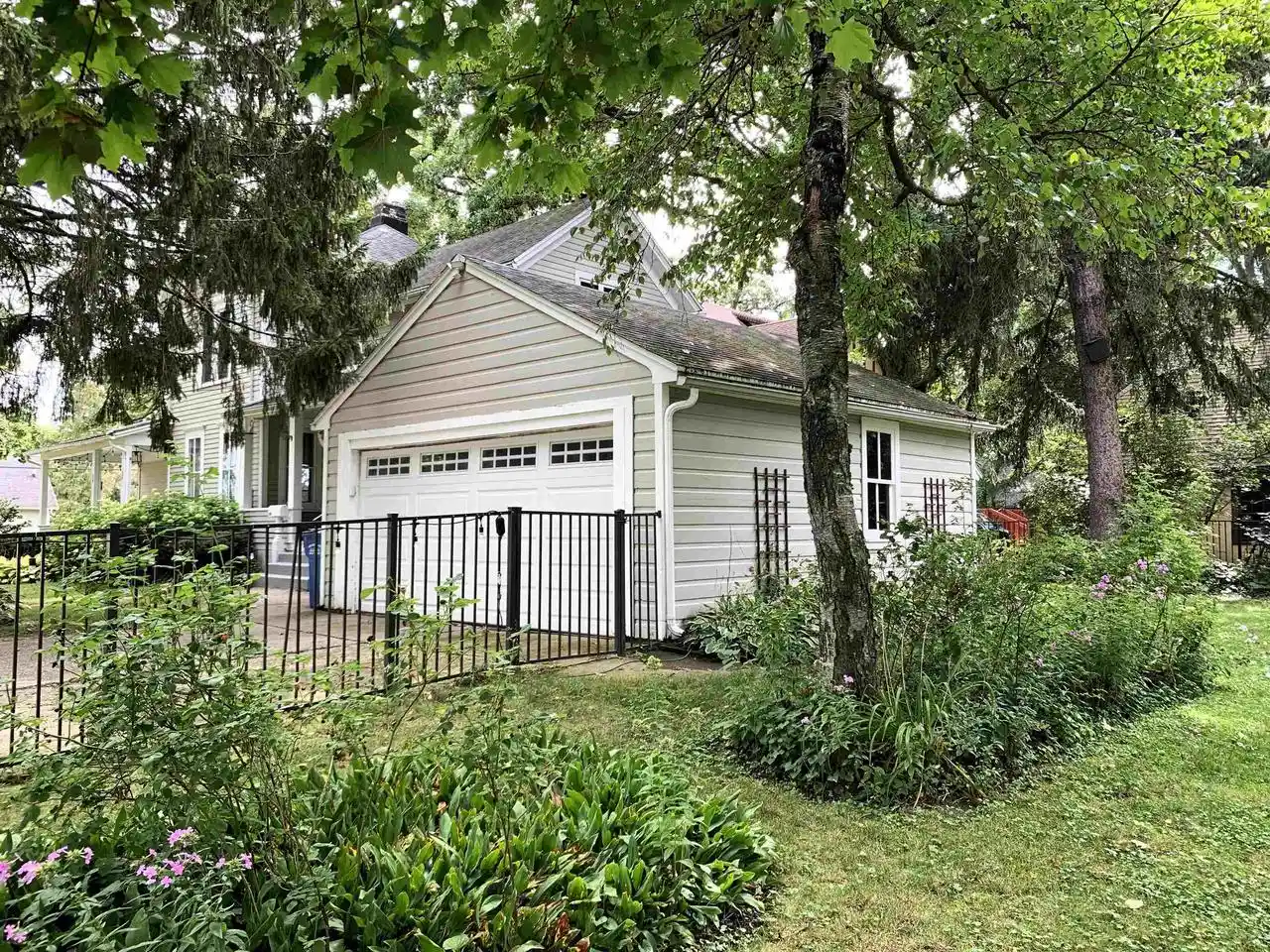 Photo 3 of Single family home for sale at 508 S Charles St, Columbus, WI 53925 | MLS# 2032082 | Listing updated on 2026-09-08