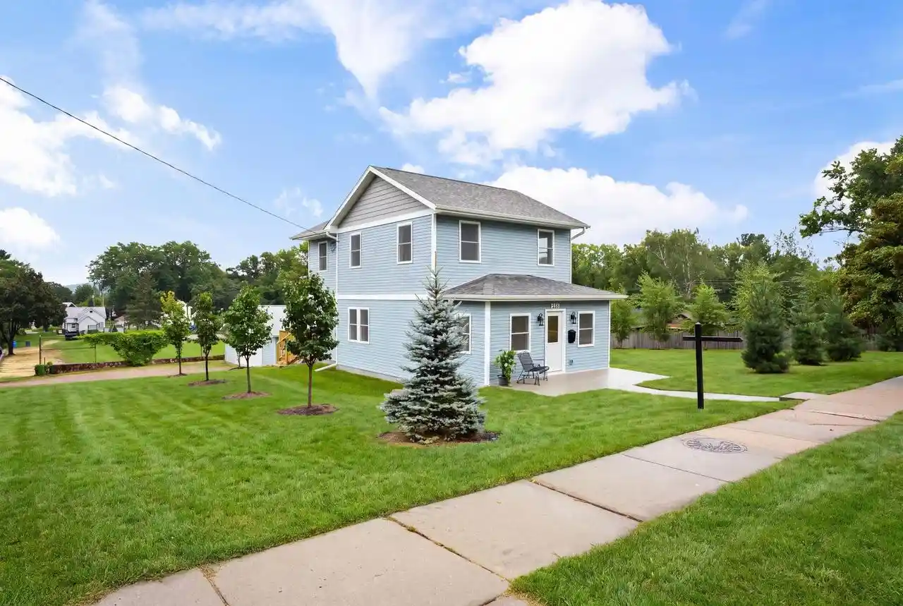 Photo 1 of Single family home for sale at 603 Walnut St, Baraboo, WI 53913 | MLS# 2032084 | Listing updated on 2026-09-09