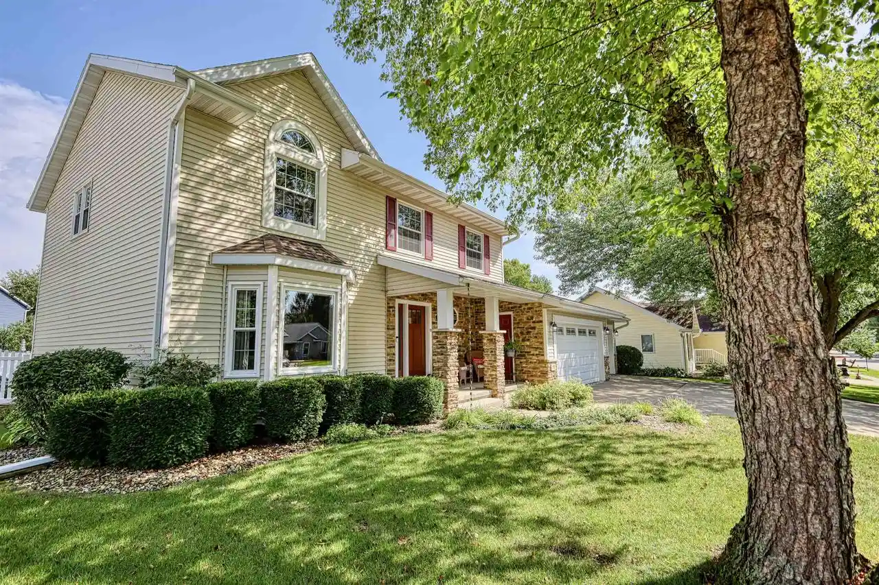 Photo 1 of Single family home for sale at 412 Bonnie Rd, Cottage Grove, WI 53527 | MLS# 2032086 | Listing updated on 2026-09-08