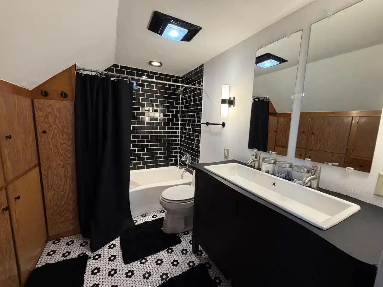 Photo 3 of Sale Pending at 2603 Elizabeth St, Sheboygan, WI 53083 | MLS# 1979340 | Listing updated on 2026-09-21