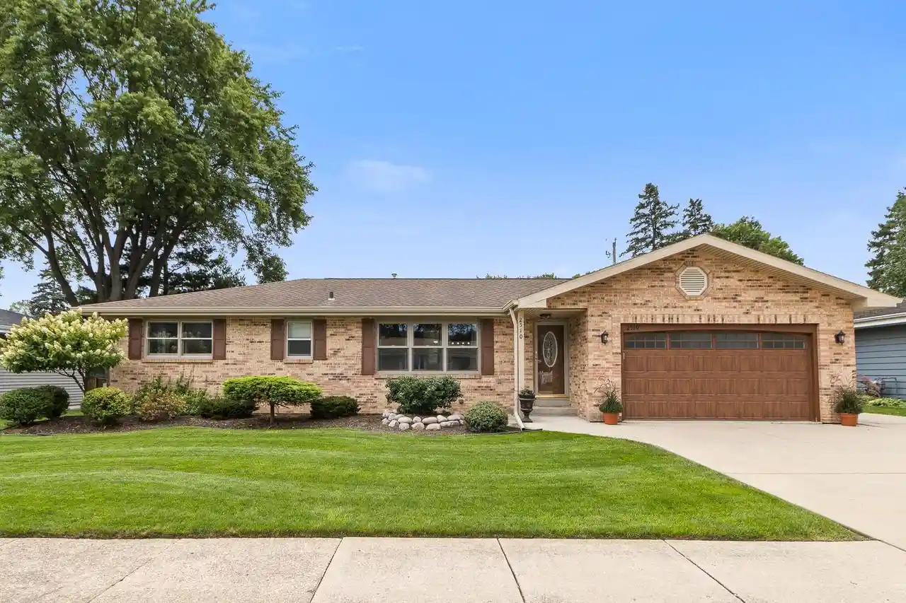 Photo 1 of Single family home for sale at 2510 Mt Vernon Ave, Janesville, WI 53545 | MLS# 2032089 | Listing updated on 2026-09-14
