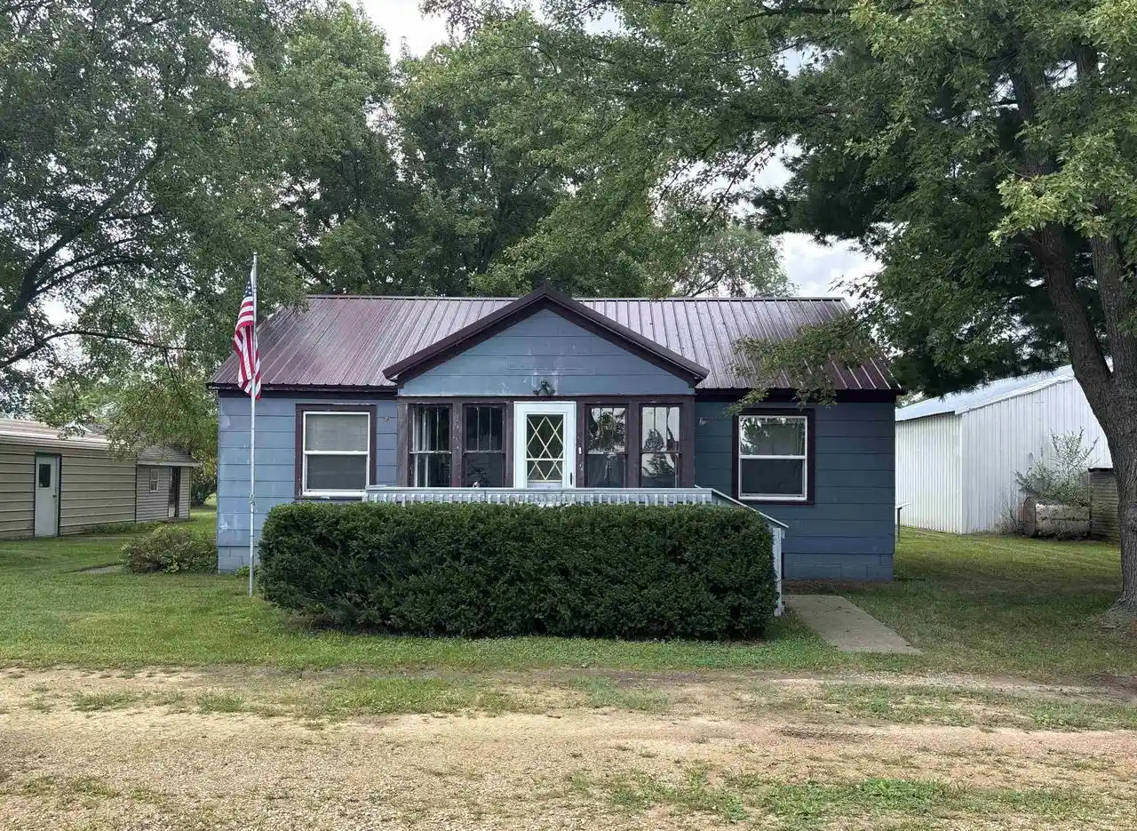 Photo 1 of Single family home for sale at 205 S 3rd Street, Avoca, WI 53506 | MLS# 2032094 | Listing updated on 2026-09-11