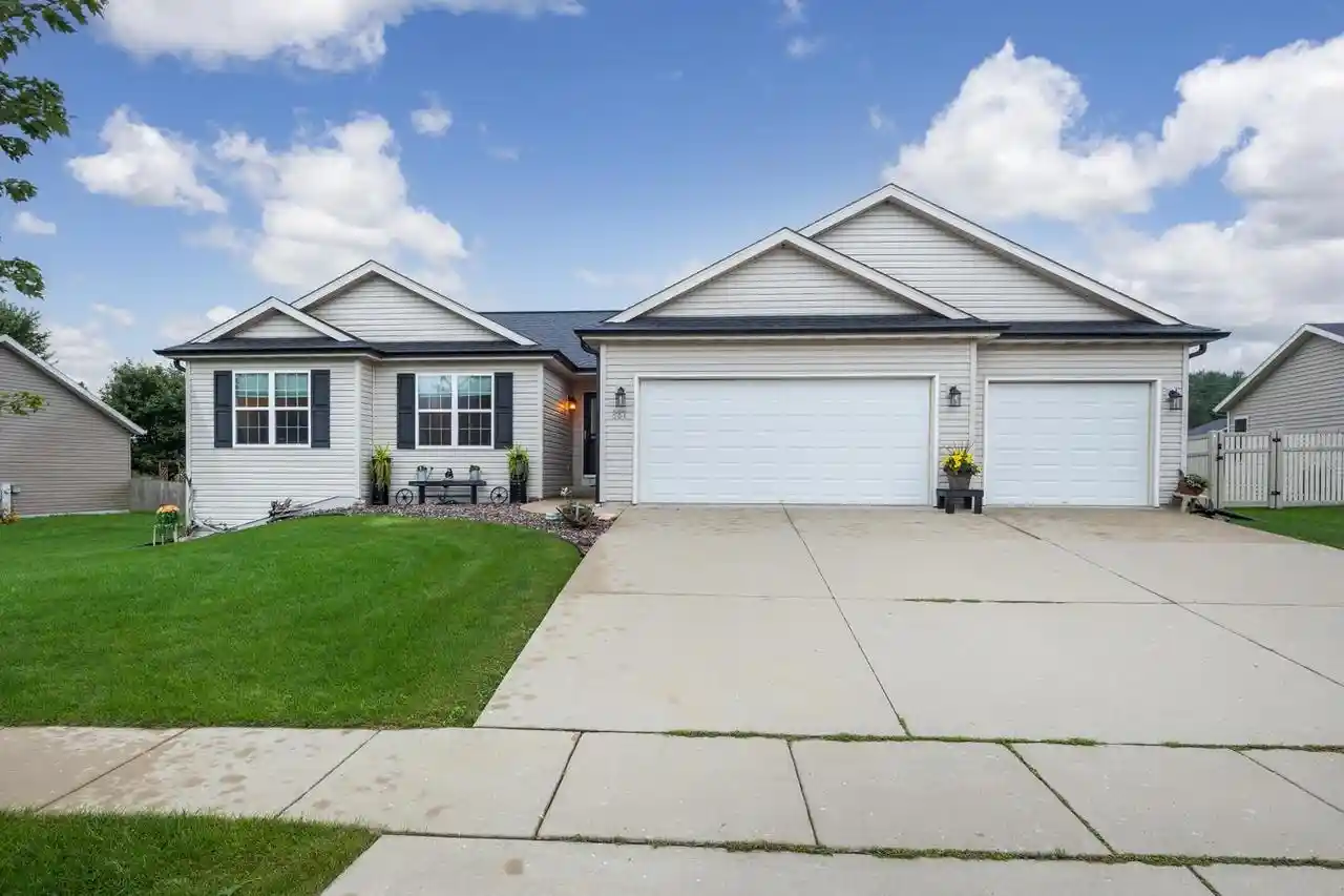 Photo 1 of Single family home for sale at 867 Hain Rd, Edgerton, WI 53534 | MLS# 2032100 | Listing updated on 2026-09-22