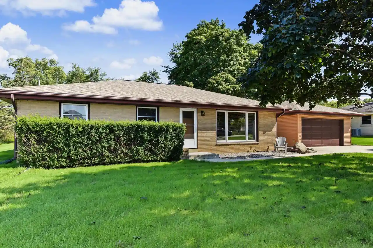 Photo 1 of Sale Pending at 7919 Hagemann Rd, Caledonia, WI 53108 | MLS# 1979376 | Listing updated on 2026-09-25