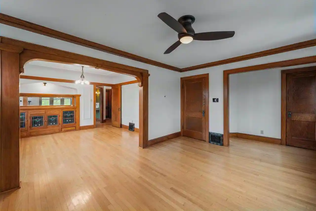 Listing Photo 4 - Condo for sale in building located at 2718 S Lenox St, Milwaukee, WI 53207 - Unit #2720