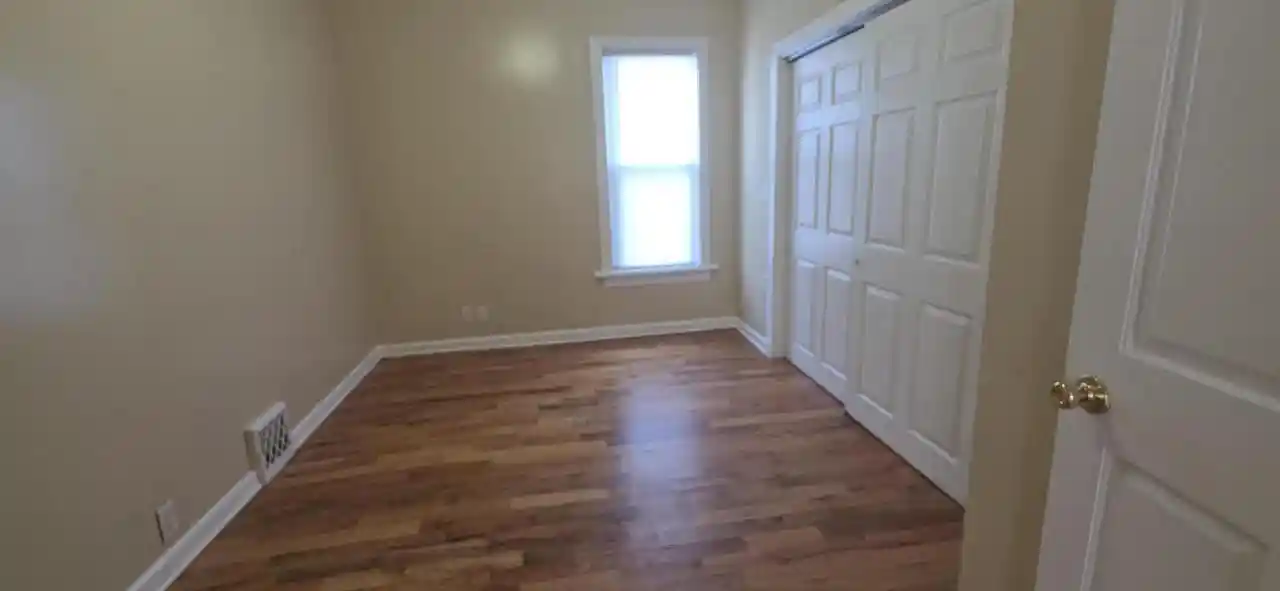Photo 4 of Single family home for sale at 1009 58th Street, Kenosha, WI 53140 | MLS# 1979386 | Listing updated on 2026-09-05