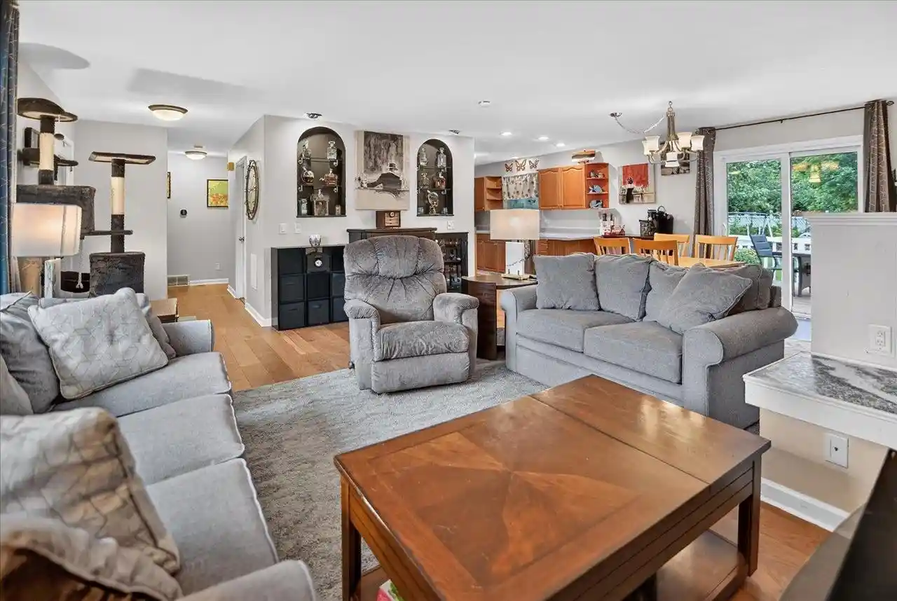 Photo 4 of Single family home for sale at 512 Yorktown Rd, Deforest, WI 53532 | MLS# 2032120 | Listing updated on 2026-09-16