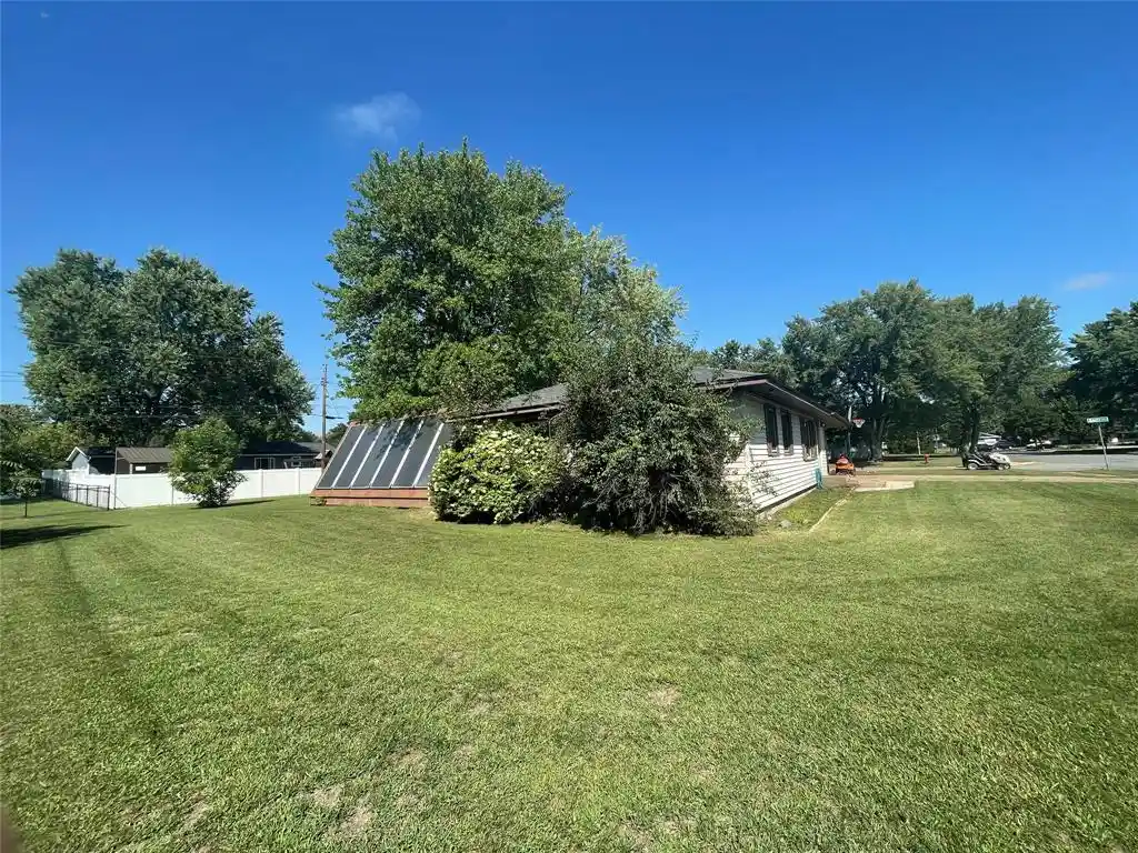 Photo 3 of Single family home for sale at 3336 Trimble St, Eau Claire, WI 54701 | MLS# 1604891 | Listing updated on 2026-09-16