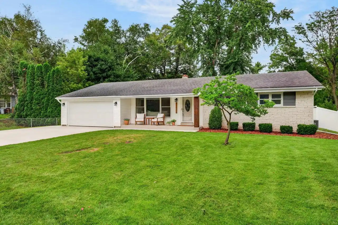 Photo 1 of Single family home for sale at 11500 N Buntrock Ave, Mequon, WI 53092 | MLS# 1979420 | Listing updated on 2026-09-12