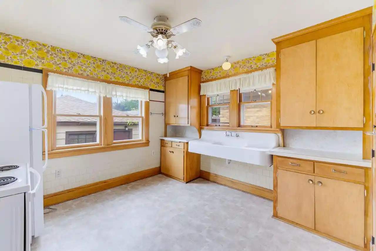 Photo 4 of Single family home for sale at 2631 S Linebarger Ter, Milwaukee, WI 53207 | MLS# 1979422 | Listing updated on 2026-09-17