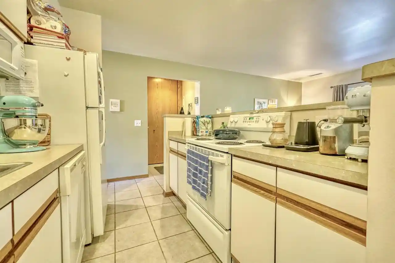 Listing Photo 4 - Condo for sale in building located at 334 Amoth Ct, Madison, WI 53704 - Unit #D