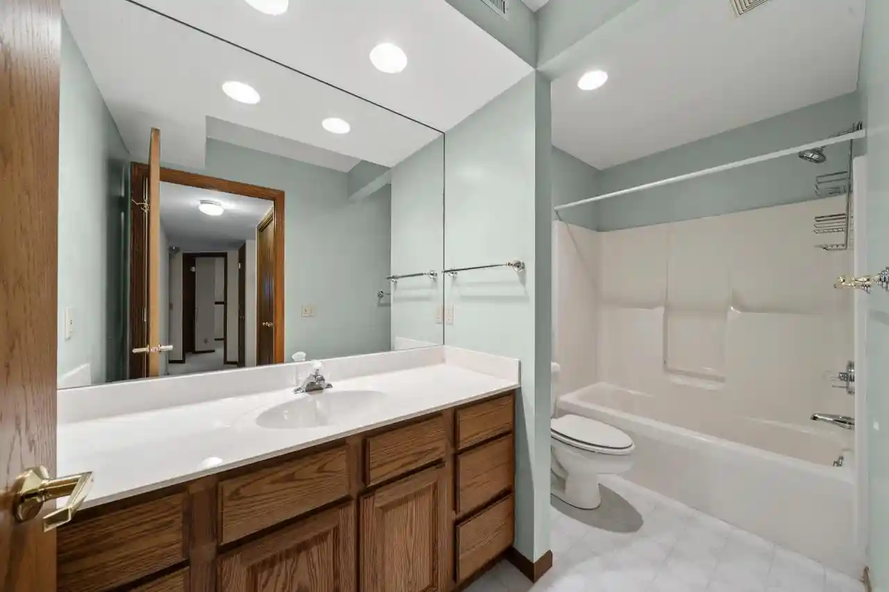 Photo 3 of Condo for sale at 426 Country Clb Dr, Lake Geneva, WI 53147 | MLS# 1979423 | Listing updated on 2026-09-23