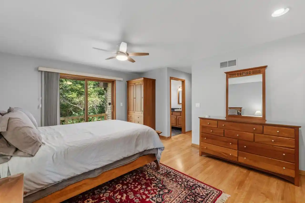 Photo 4 of Single family home for sale at 2944 Ridley Rd, Hartland, WI 53029 | MLS# 1979430 | Listing updated on 2026-09-21