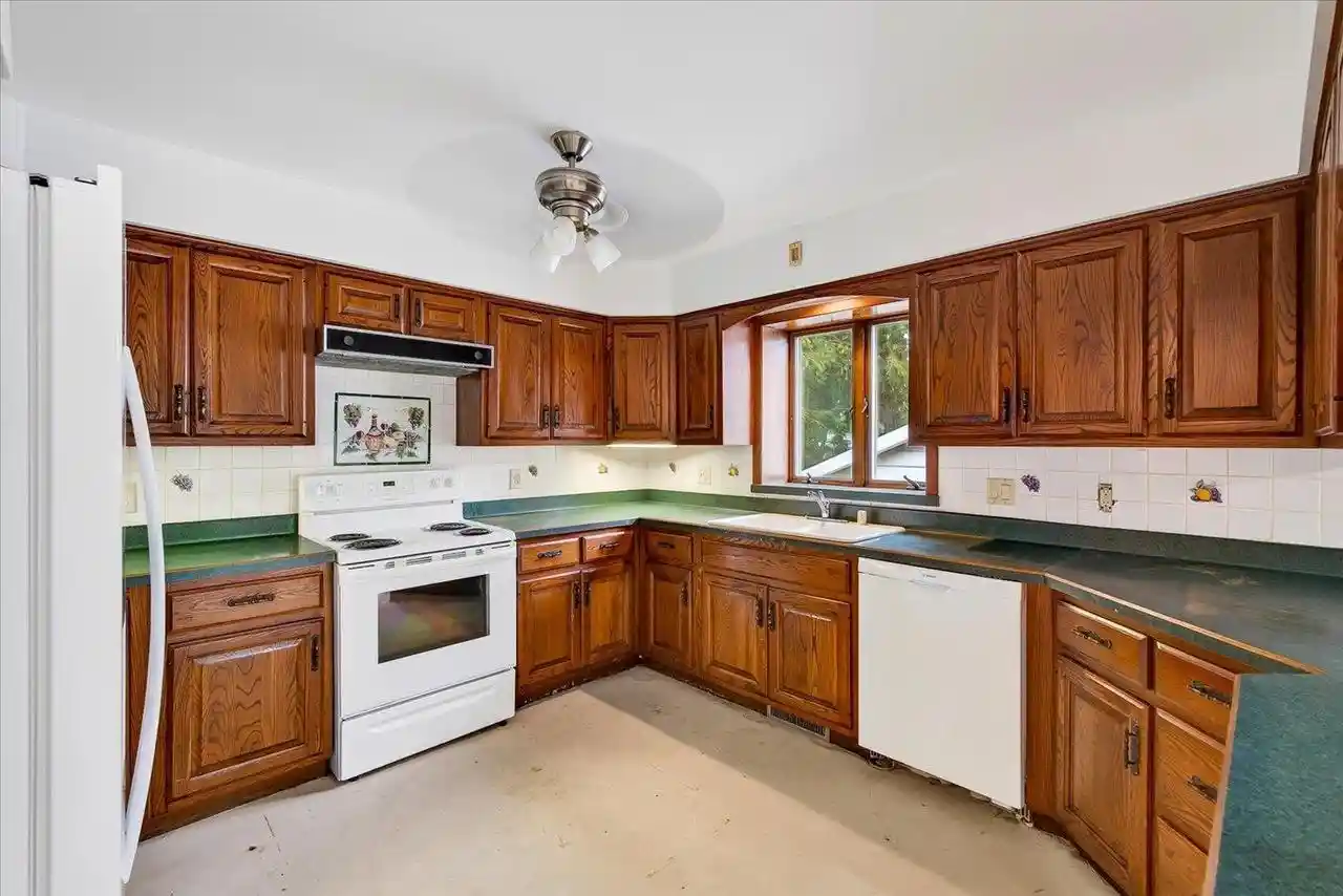 Photo 4 of Single family home for sale at 5010 Raymond Rd, Madison, WI 53711 | MLS# 2032134 | Listing updated on 2026-09-14