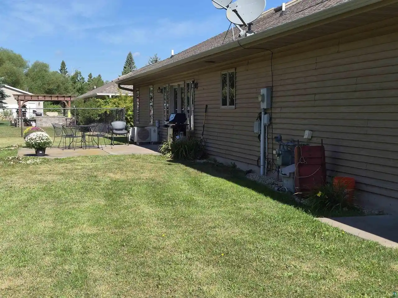 Photo 3 of Single family home for sale at 3020 E 8th Street, Superior, WI 54880 | MLS# 6127833 | Listing updated on 2026-09-08
