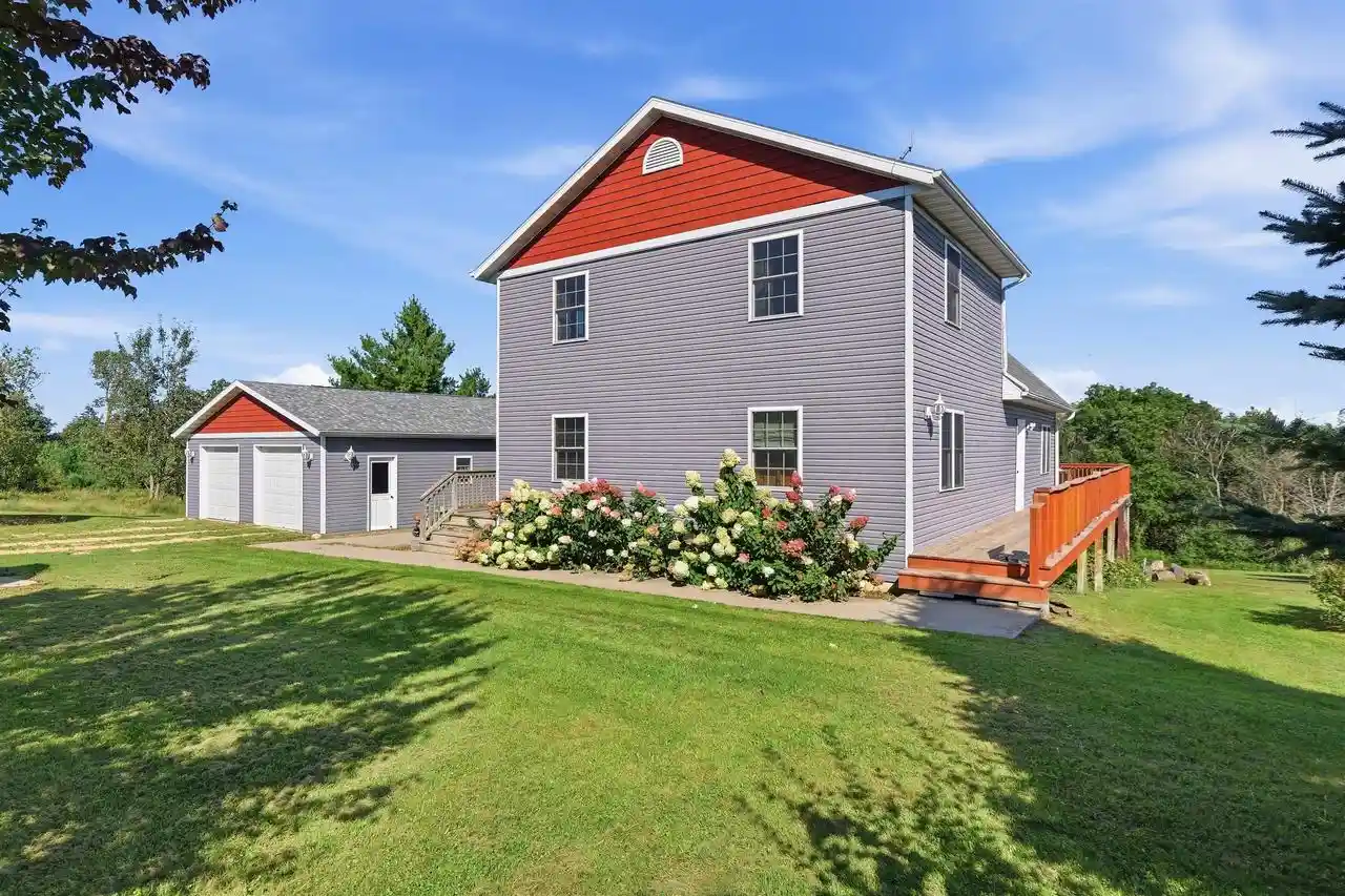 Photo 1 of Single family home for sale at S1340 Fox'n Hounds Ct, La Valle, WI 53941 | MLS# 2032143 | Listing updated on 2026-09-21