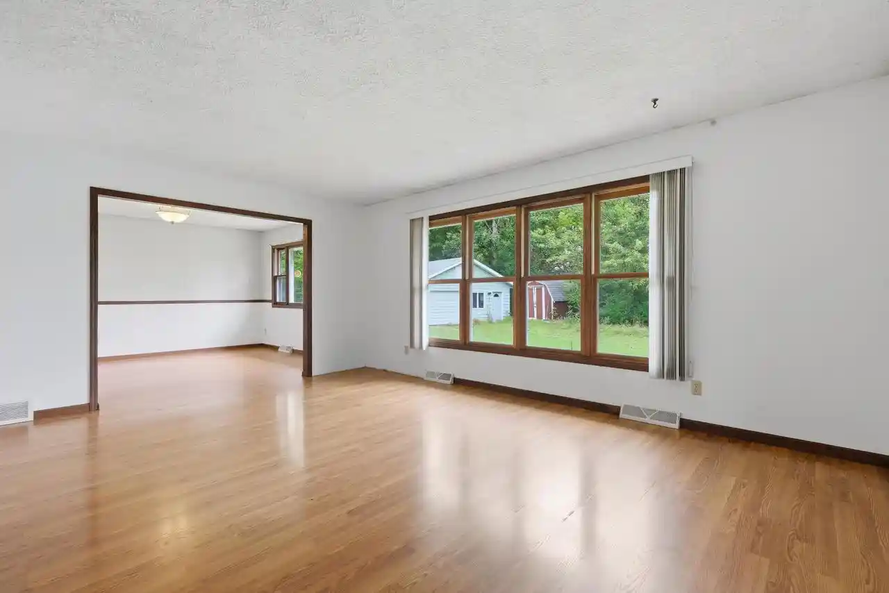 Photo 4 of Single family home for sale at N4982 Dunning Rd, Poynette, WI 53955 | MLS# 2032145 | Listing updated on 2026-10-02