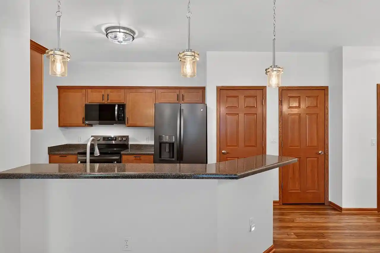 Listing Photo 4 - Condo for sale in building located at 230 Hilldale Dr, Hartford, WI 53027 - Unit #1111