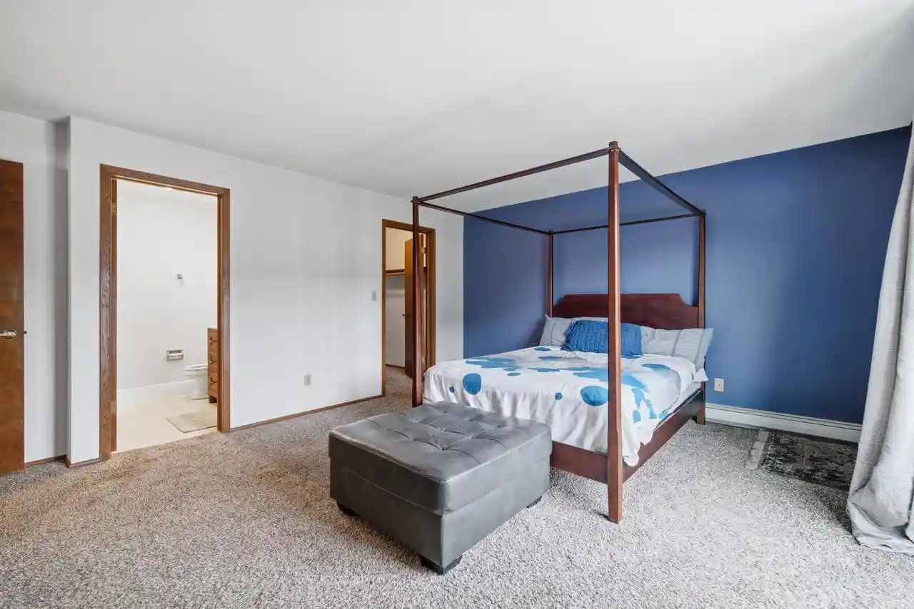 Photo 2 of Condo for sale at 1146 Pilgrim Pkwy, Elm Grove, WI 53122 | MLS# 1979449 | Listing updated on 2026-09-23