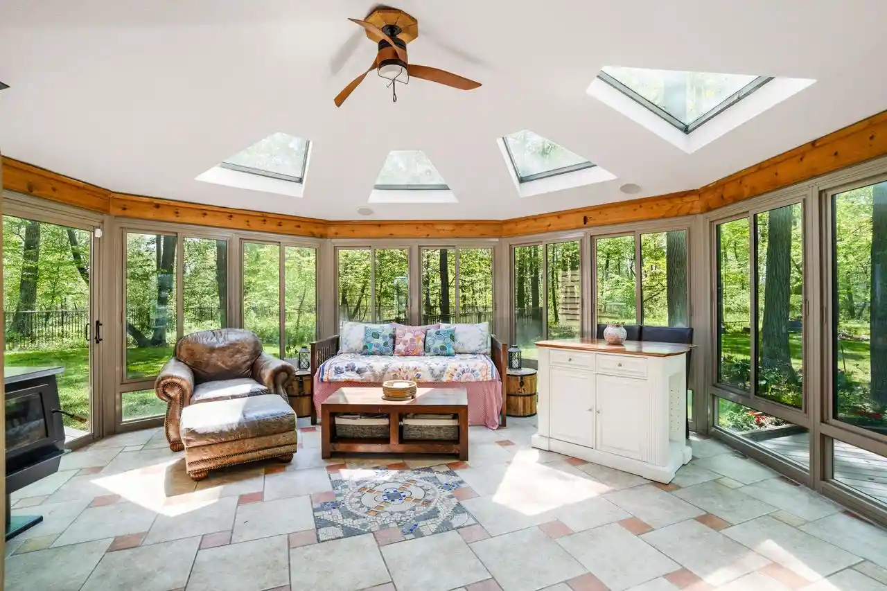 Photo 4 of Single family home for sale at 13737 N Lake Shore Dr, Mequon, WI 53097 | MLS# 1979455 | Listing updated on 2026-09-22