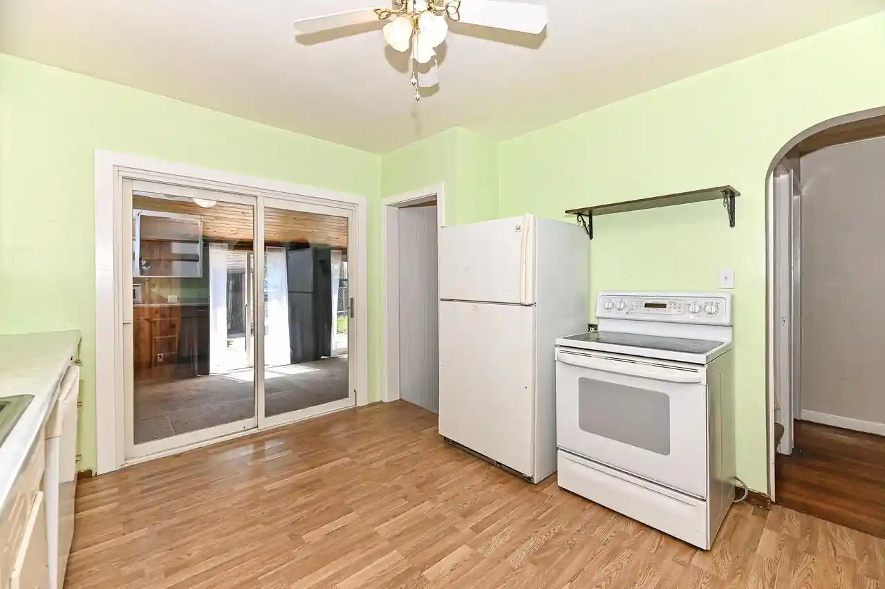 Photo 2 of Single family home for sale at 425 Maple Ave, Hartford, WI 53027 | MLS# 1979467 | Listing updated on 2026-09-14