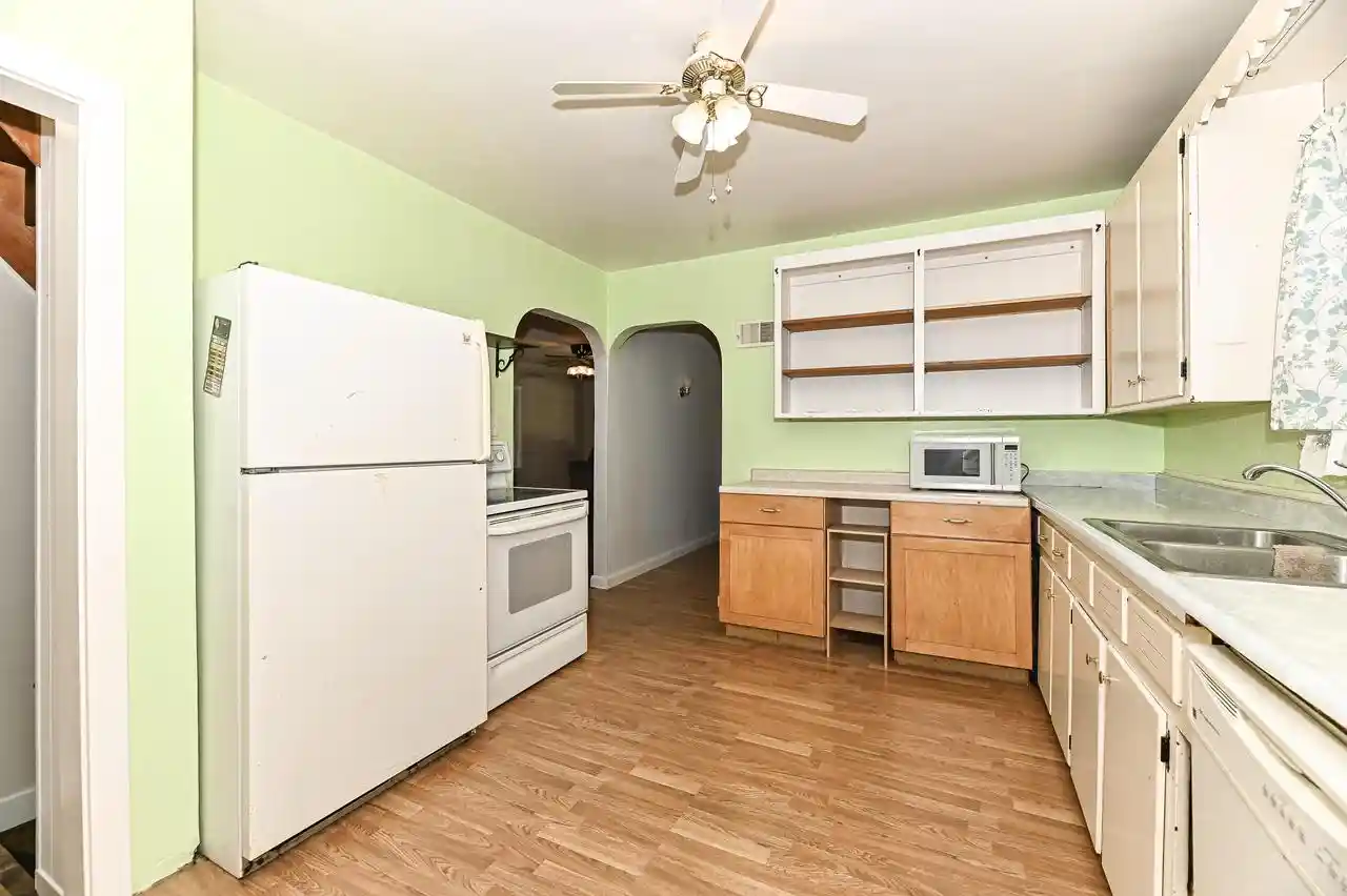 Photo 3 of Single family home for sale at 425 Maple Ave, Hartford, WI 53027 | MLS# 1979467 | Listing updated on 2026-09-14