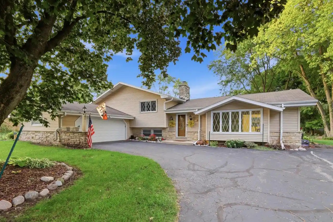 Photo 1 of Single family home for sale at 16200 Tomahawk Trl, Brookfield, WI 53005 | MLS# 1979471 | Listing updated on 2026-09-23