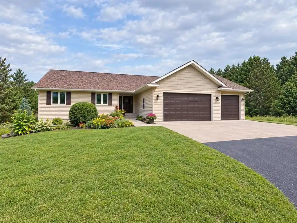Photo 1 of Sale Pending at 855 Bauer Ave, Eau Claire, WI 54703 | MLS# 1604499 | Listing updated on 2026-09-11