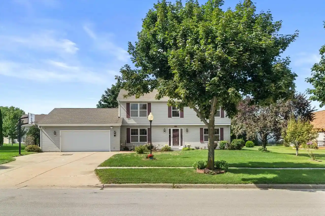 Photo 1 of Single family home for sale at 629 Two Rivers Dr, Mukwonago, WI 53149 | MLS# 1979475 | Listing updated on 2026-09-09