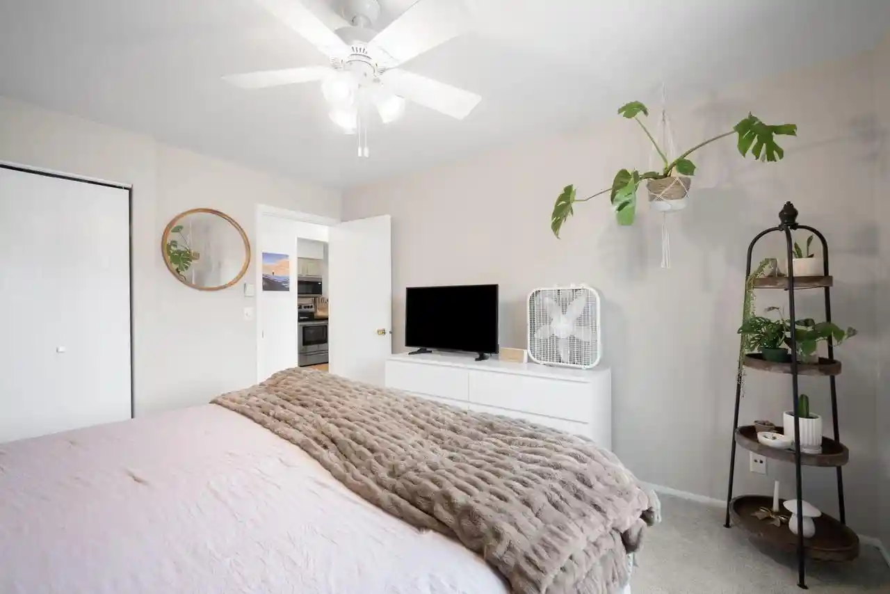Listing Photo 5 - Condo for sale in building located at 1712 Creek Rd, West Bend, WI 53090 - Unit #203