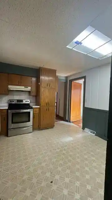 Photo 4 of Single family home for sale at 1522 Thurston Ave, Racine, WI 53405 | MLS# 1979488 | Listing updated on 2026-09-08