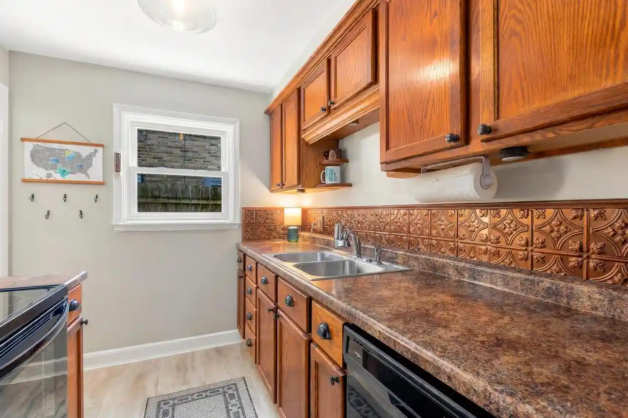 Photo 3 of Single family home for sale at 1134 Windiate St, Manitowoc, WI 54220 | MLS# 1979487 | Listing updated on 2026-09-28