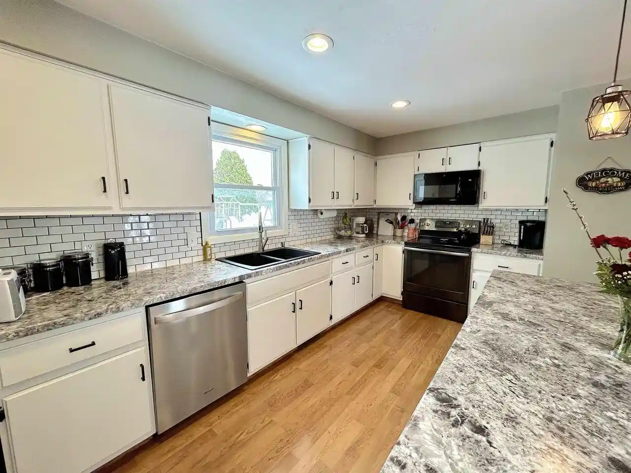 Photo 3 of Single family home for sale at 700 Ravenswood Ct, Neenah, WI 54956 | MLS# 50332227 | Listing updated on 2026-09-10