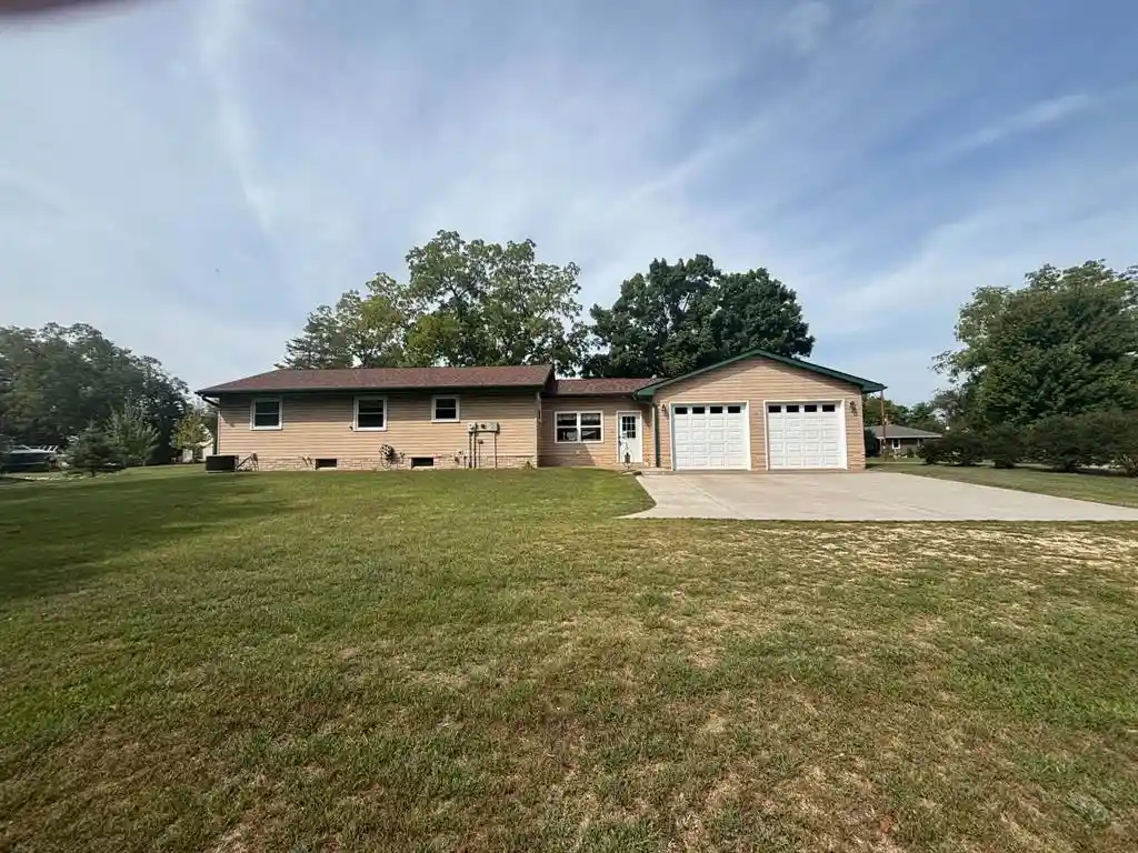 Photo 2 of Single family home for sale at 411 Prairie St, Pepin, WI 54759 | MLS# 1604909 | Listing updated on 2026-09-15