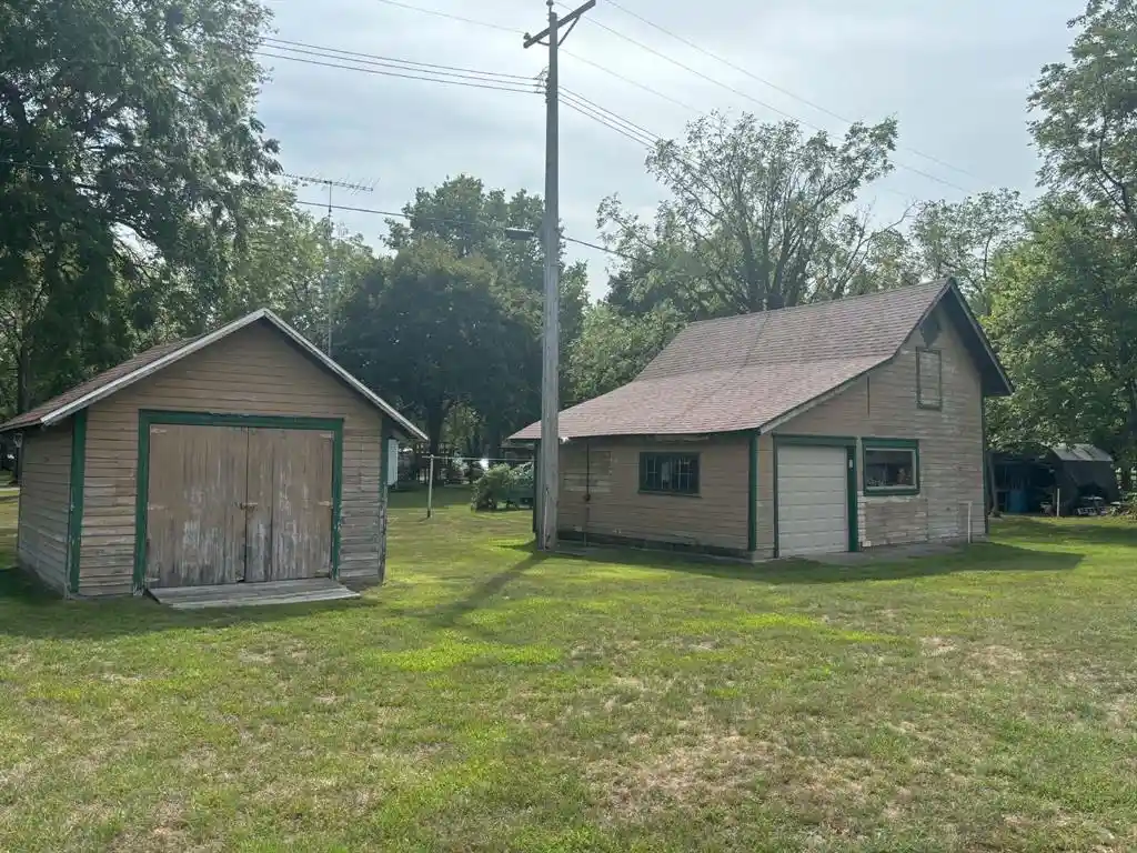 Photo 3 of Single family home for sale at 411 Prairie St, Pepin, WI 54759 | MLS# 1604909 | Listing updated on 2026-09-15