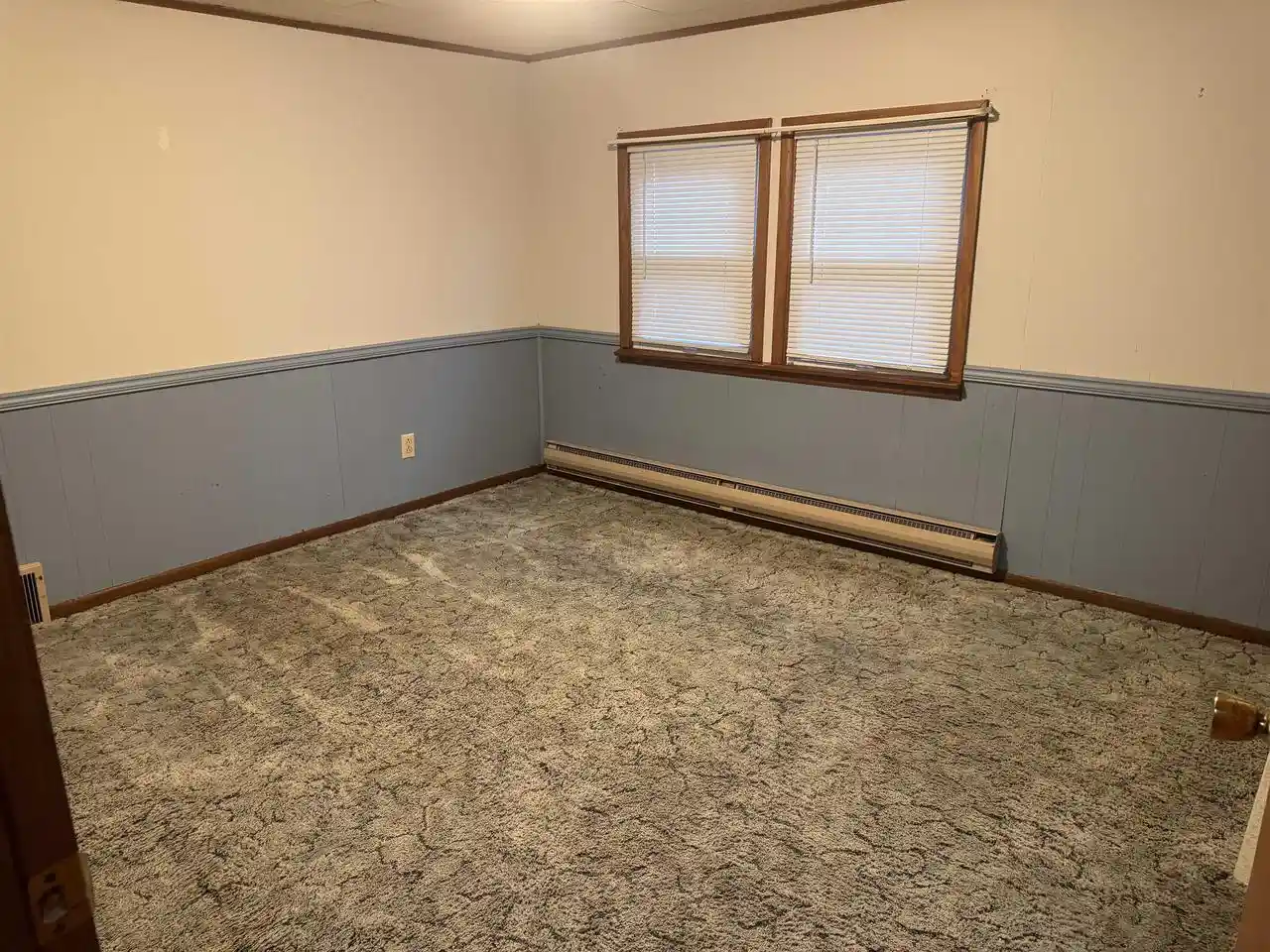 Photo 2 of Single family home for sale at 584 E 3rd Street, Richland Center, WI 53581 | MLS# 2032161 | Listing updated on 2026-09-09