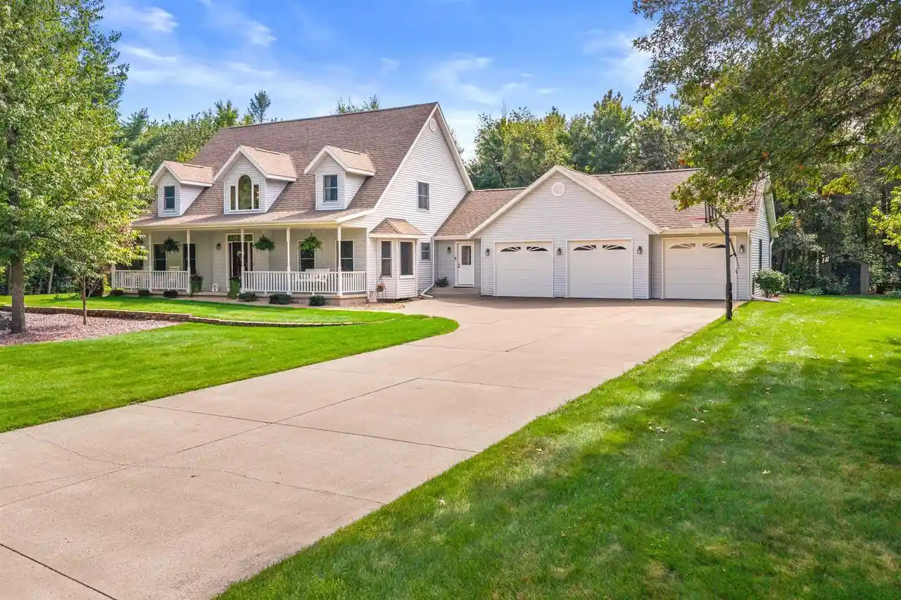 Photo 1 of Single family home for sale at 5509 Elmwood Ave, Stevens Point, WI 54482 | MLS# 22604410 | Listing updated on 2026-09-09