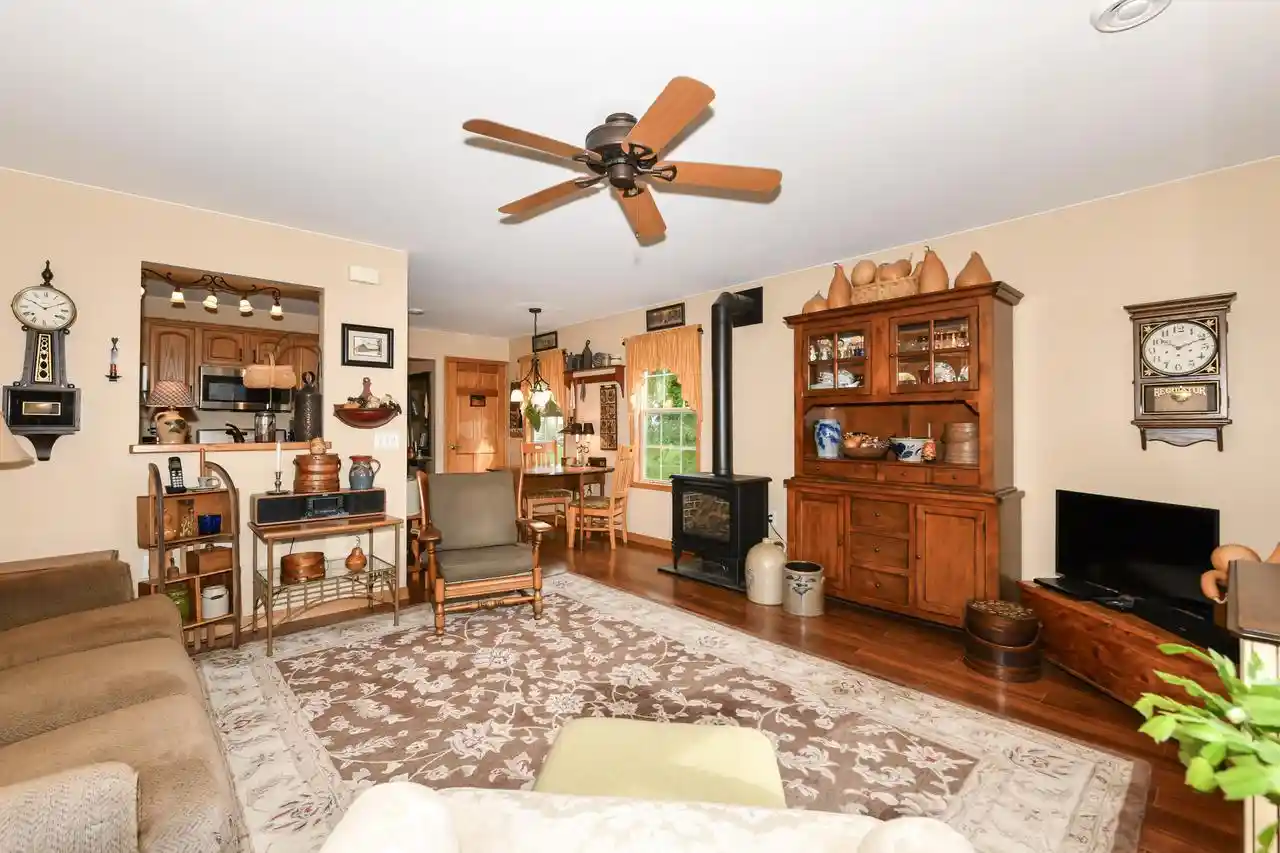 Listing Photo 2 - Condo for sale in building located at 205 Winfield Ct, Darien, WI 53114 - Unit #5