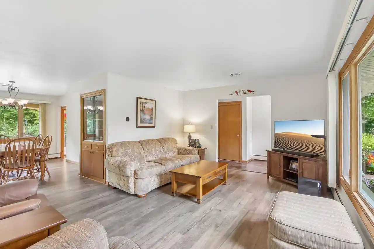 Photo 2 of Single family home for sale at 885 Tara Hl W, Hartford, WI 53027 | MLS# 1979509 | Listing updated on 2026-09-12