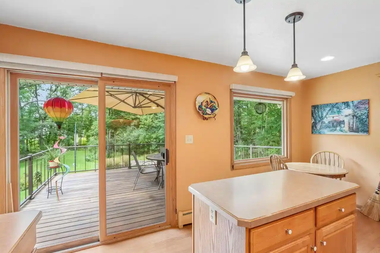Photo 4 of Single family home for sale at 885 Tara Hl W, Hartford, WI 53027 | MLS# 1979509 | Listing updated on 2026-09-12